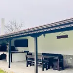 Large Cosy House By A Forest - Treehouse, Bbq, Fireplace & Mountain Willa *