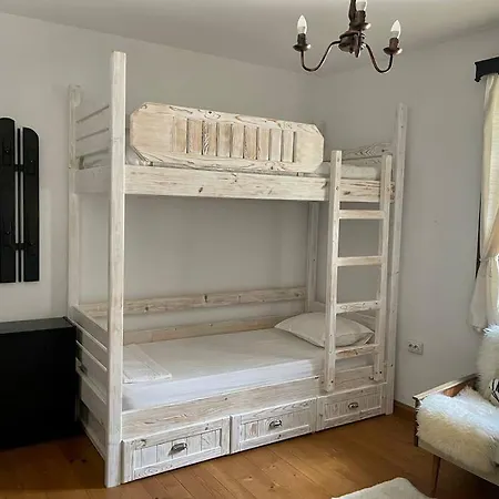 Large Cosy House By A Forest - Treehouse, Bbq, Fireplace & Mountain فيلة *