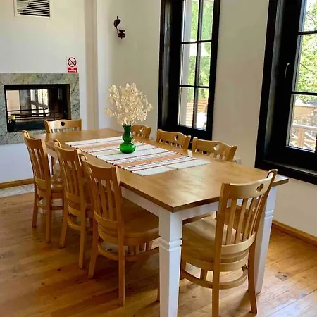 Large Cosy House By A Forest - Treehouse, Bbq, Fireplace & Mountain Villa