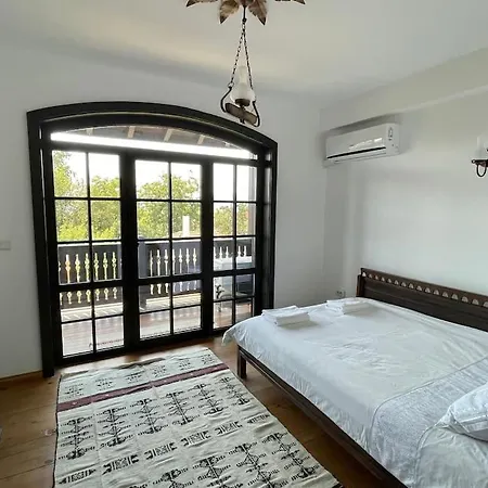 Large Cosy House By A Forest - Treehouse, Bbq, Fireplace & Mountain Villa *