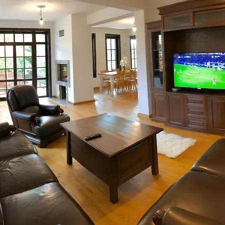 Large Cosy House By A Forest - Treehouse, Bbq, Fireplace & Mountain