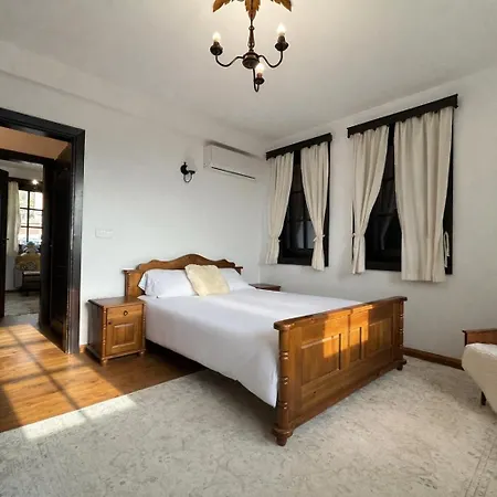 Large Cosy House By A Forest - Treehouse, Bbq, Fireplace & Mountain سوبوت