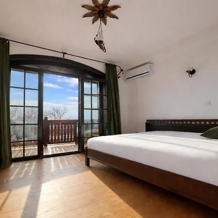 Villa Large Cosy House By A Forest - Treehouse, Bbq, Fireplace & Mountain