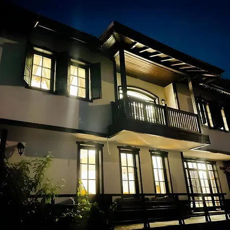 Large Cosy House By A Forest - Treehouse, Bbq, Fireplace & Mountain سوبوت