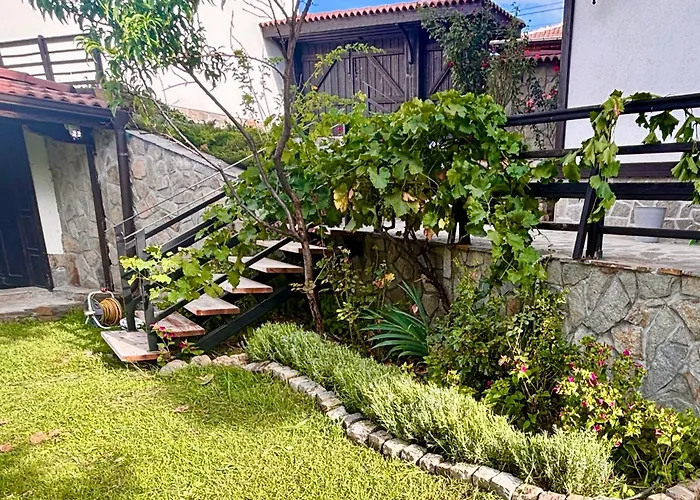 Villa Large Cosy House By A Forest - Treehouse, Bbq, Fireplace & Mountain *