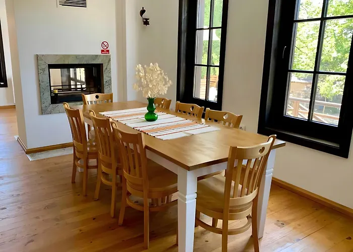 Large Cosy House By A Forest - Treehouse, Bbq, Fireplace & Mountain