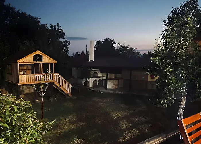 Large Cosy House By A Forest - Treehouse, Bbq, Fireplace & Mountain Villa